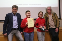 P.-Labendowicz-M.-Schuemann-mit-TSV-LOLA-Faustball