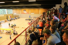 4745-sehr-gut-besuchte-Tribuene