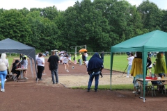 4750-sportlich-auch-bei-Regen