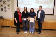 M.-Schuemann-und-P.-Labendowicz-mit-Mailin-und-Pia_424