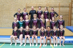 IMG_4783-Harald-Kolbow-mit-den-Turnerinnen-vom-ETSV-F.-Glueckstadt